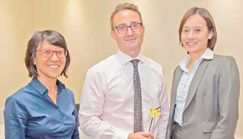 (From L to R) Laura  Yeung – Partner Deloitte, Jonathan Worrell, Senior Business Development Manager ICAEW, Esthel How Kwan Wa – Manager Transaction Advisory  Services Ernst & Young.