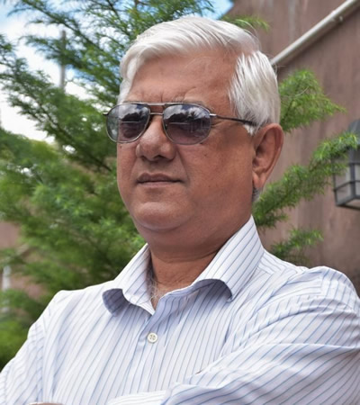 Dr Vasantrao Gujadhur.