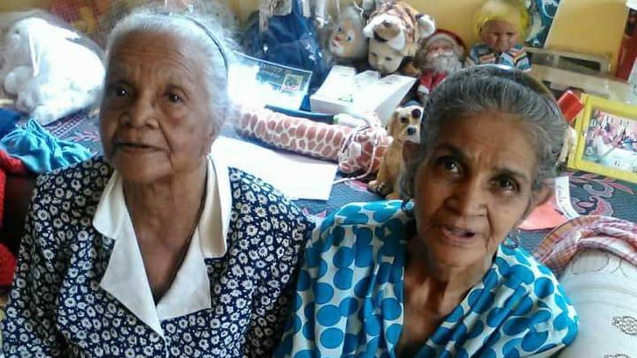 C'est un lien fort qui unit les mères à leurs filles à l'instar d'Edmée Dubois, 101 ans, et sa fille Jeanine Frontin, 80 ans.
