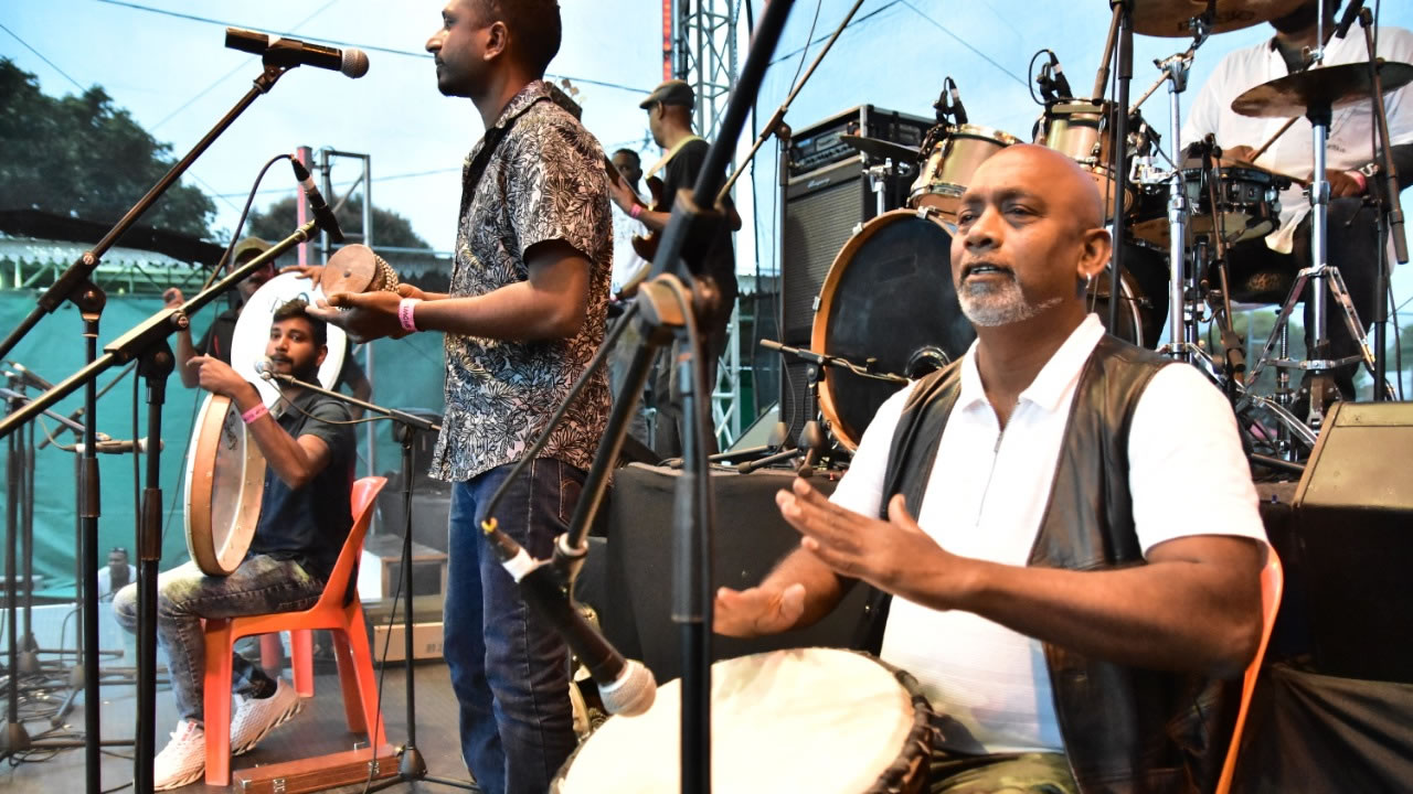 musiciens musique concert solidarité Rivière Noire