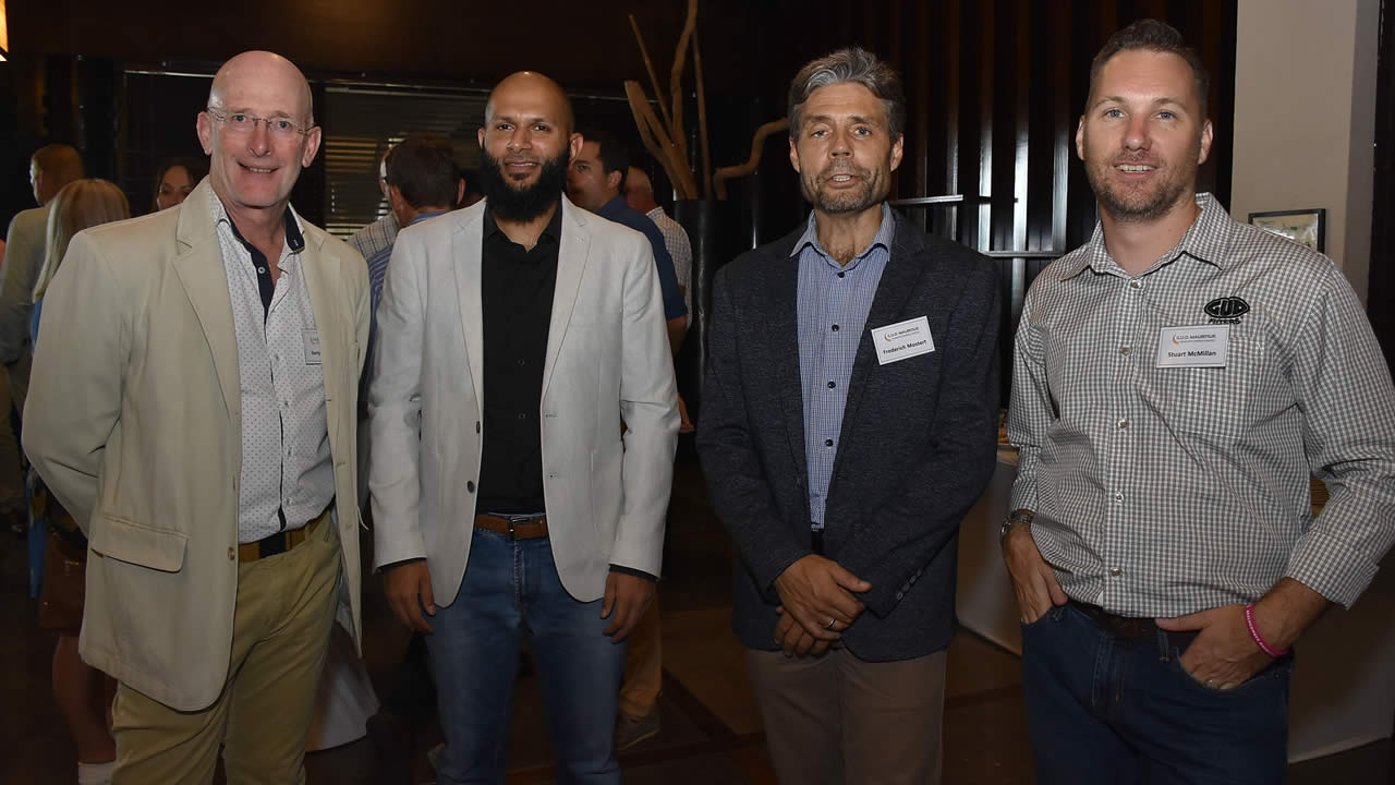 Barry Elliot, Chairman du Groupe G.U.D., Huzaifa Elias, Africa Operations Director, Frederich Mostert, General Manager, et Stuart McMillan, Sales Manager. 