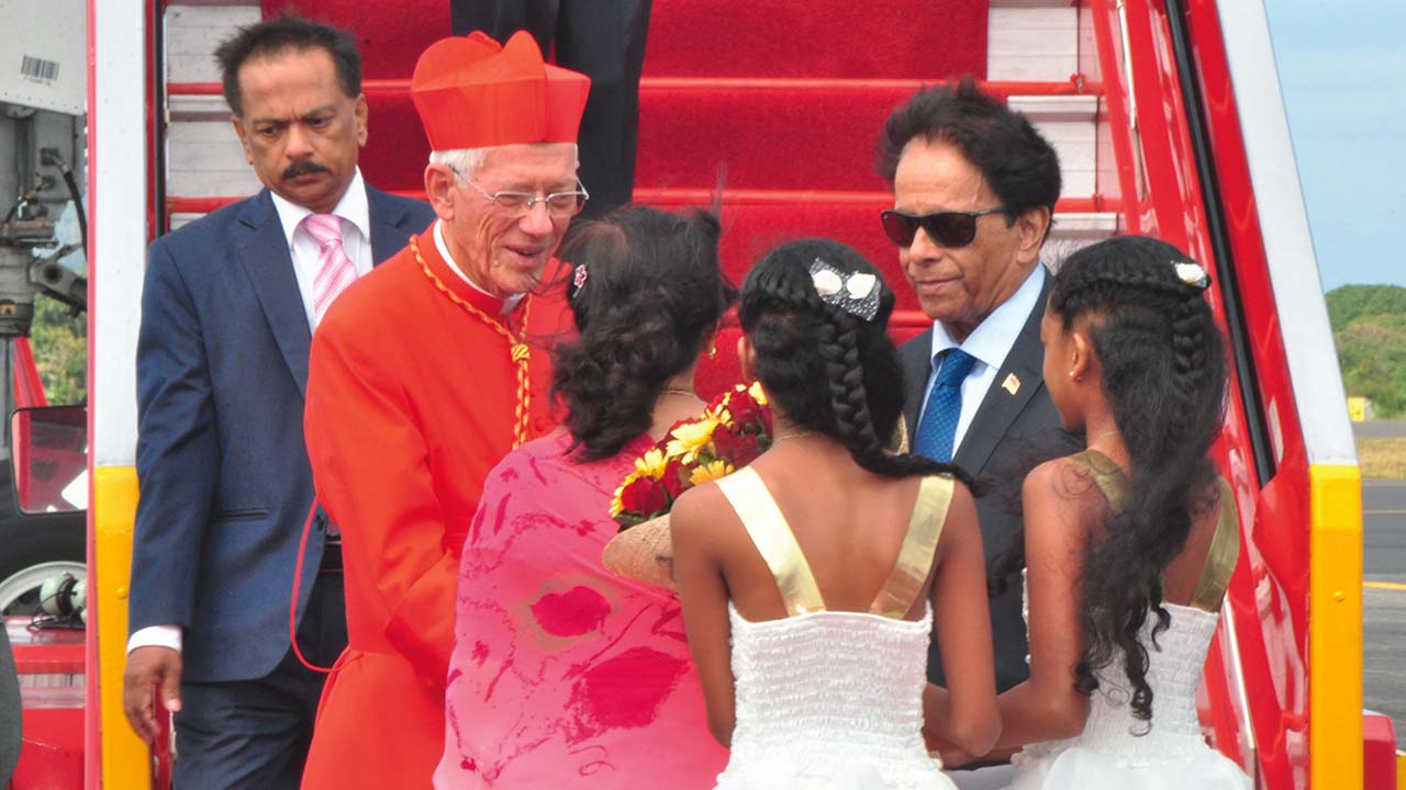Hommage du cardinal Piat à SAJ