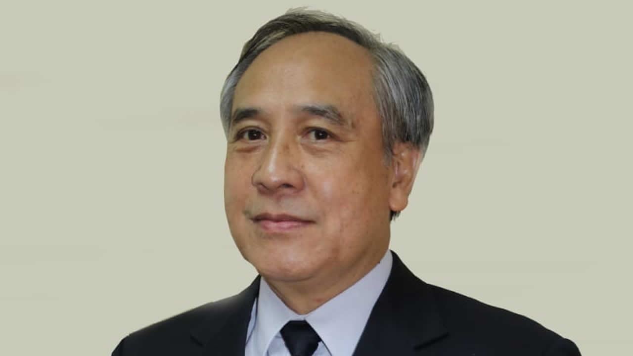 Louis-Emmanuel Ng est le premier gouverneur du nouveau District 417. 
