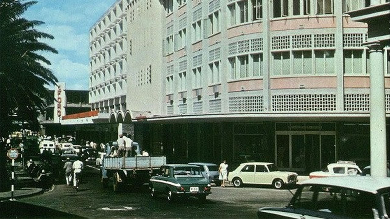 Rue La Chaussée - Port Louis (1966) (Crédit photo : Vintage Mauritius)