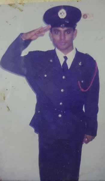 Rishideo Gooriah à ses débuts comme pompier en 1996.