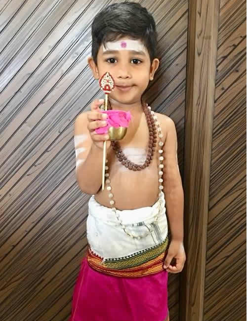 Le petit Sreenivasa portera, lui, le ‘vel’.
