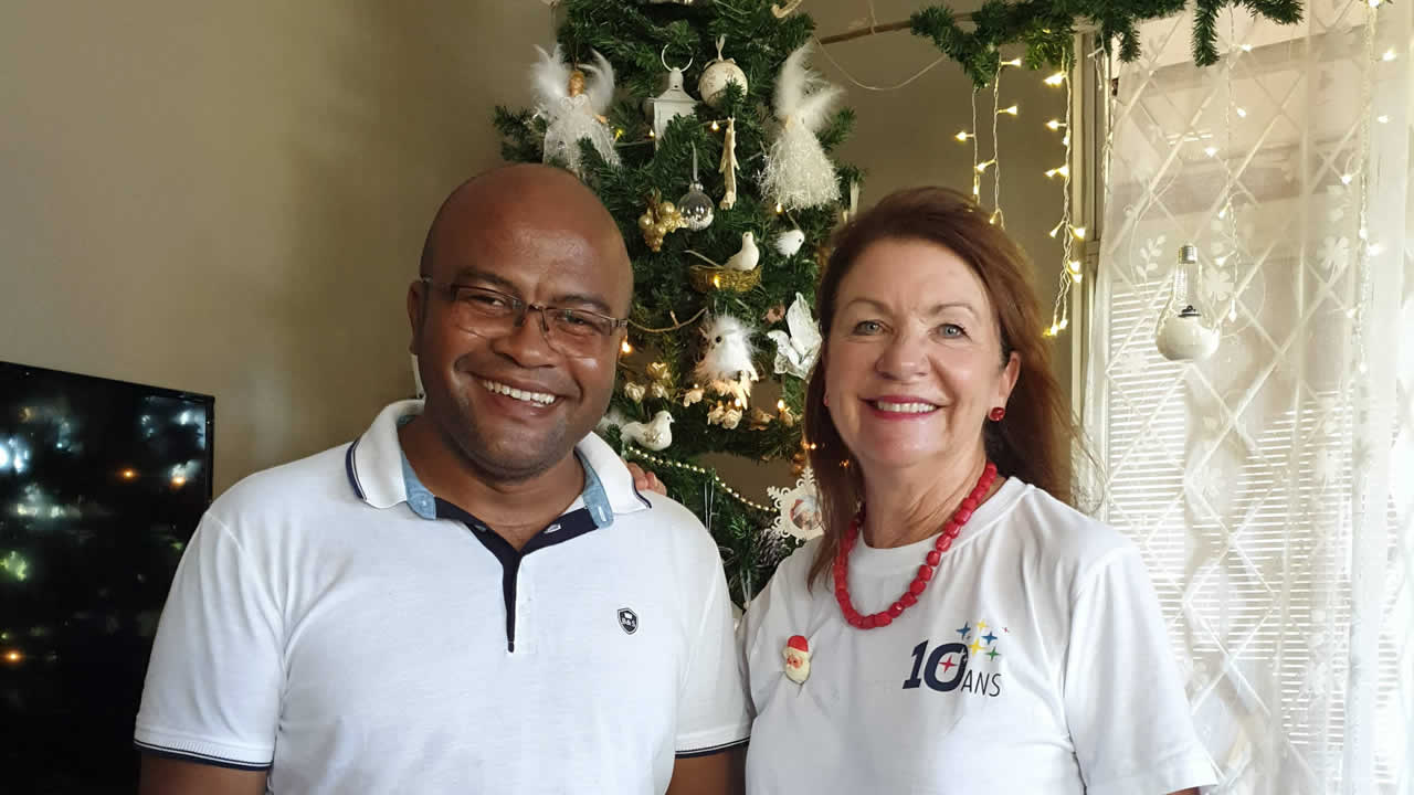 Roger Rabemananjara le responsable de la maison d’accueil et Michelle Carinci Managing Director de Lottotech