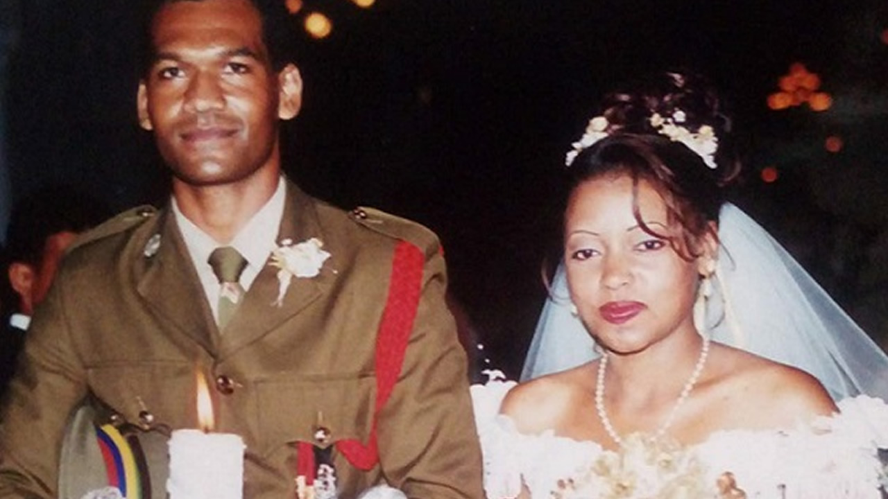 Fin des années 90, Géraldine fait la rencontre de Mike Aliphon dans la cour de la Special Mobile Force à Vacoas. Après quatre ans, ils se marient. La cérémonie a lieu le 12 décembre 2000. 