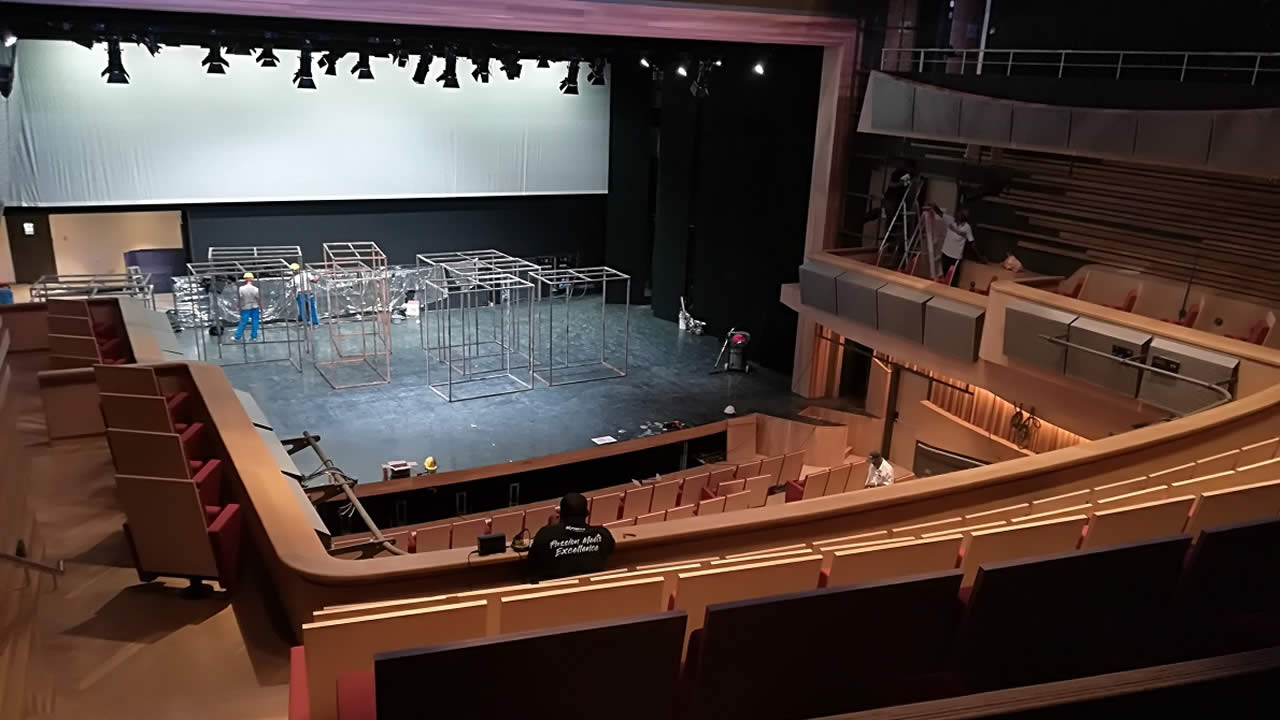 La salle de théâtre accueillera une première représentation le 2 décembre. 