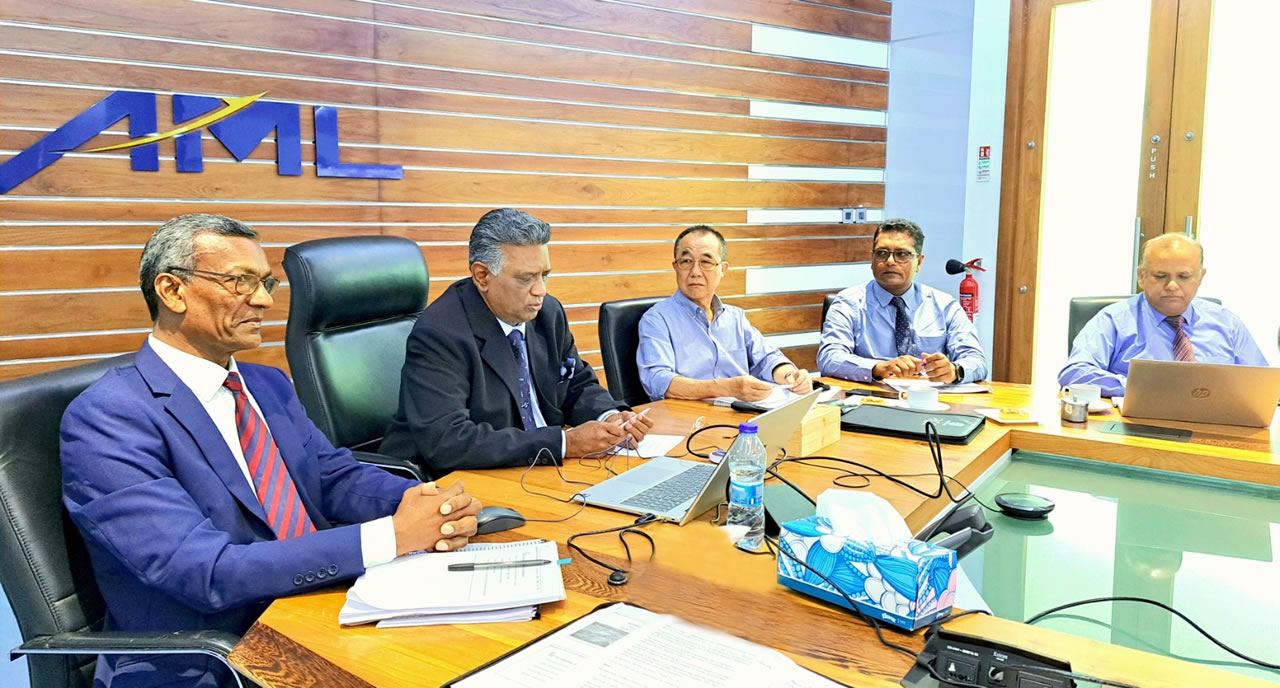 Lormus Bundhoo (au centre), CEO d'AML a présidé la réunion vendredi.