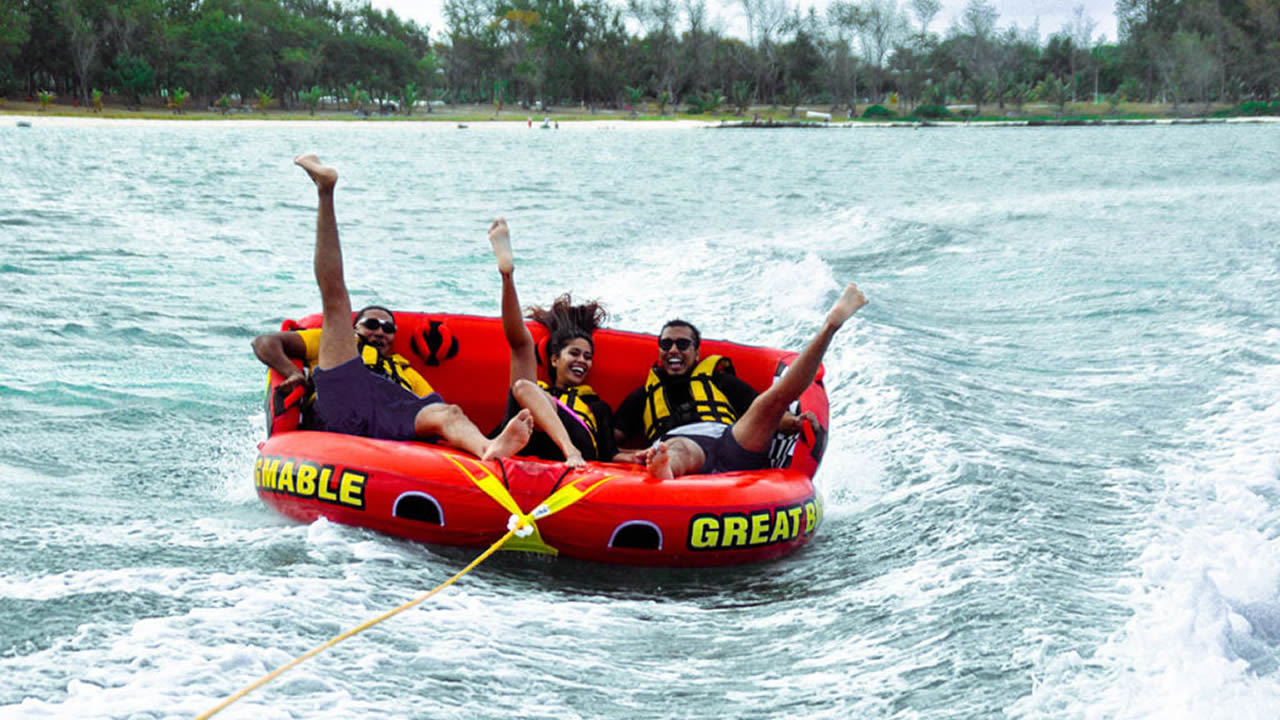 Aquacity Belle Mare Watersports propose des promotions pour les étudiants.