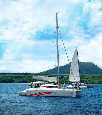 Atom Leisure offre un billet en catamaran à chaque achat.