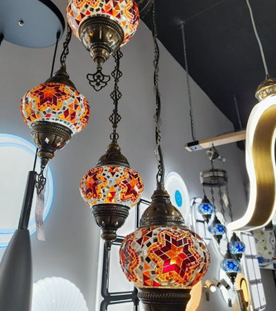 Casa Emporium proposera des luminaires et des accessoires décoratifs.