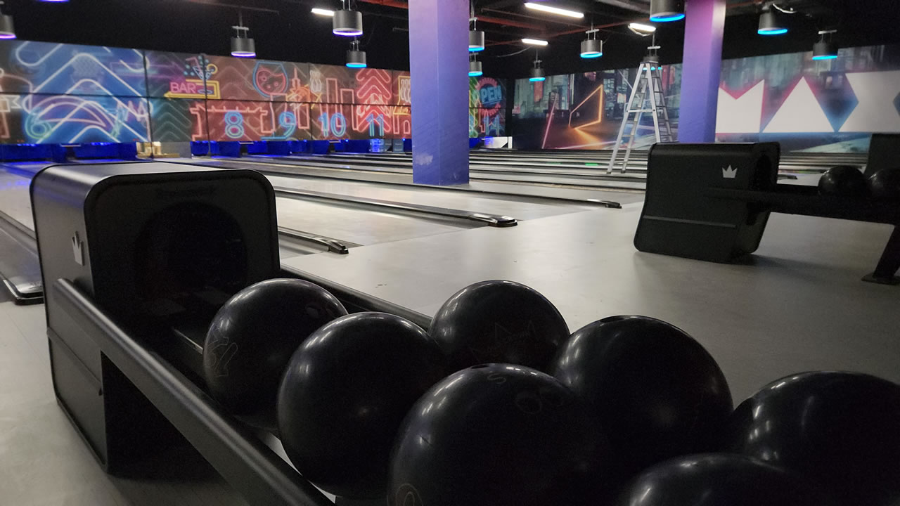 Le bowling compte 14 pistes.