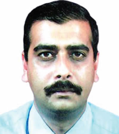  Rajeshwar Indur est mort empoisonné au cyanure le 21 février 2003.
