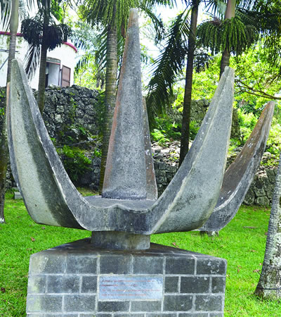 Le monument en forme de lotus  a été dévoilé en 1984. 