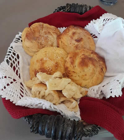 Les naans au fromage sont réalisés dans un Air Fryer.