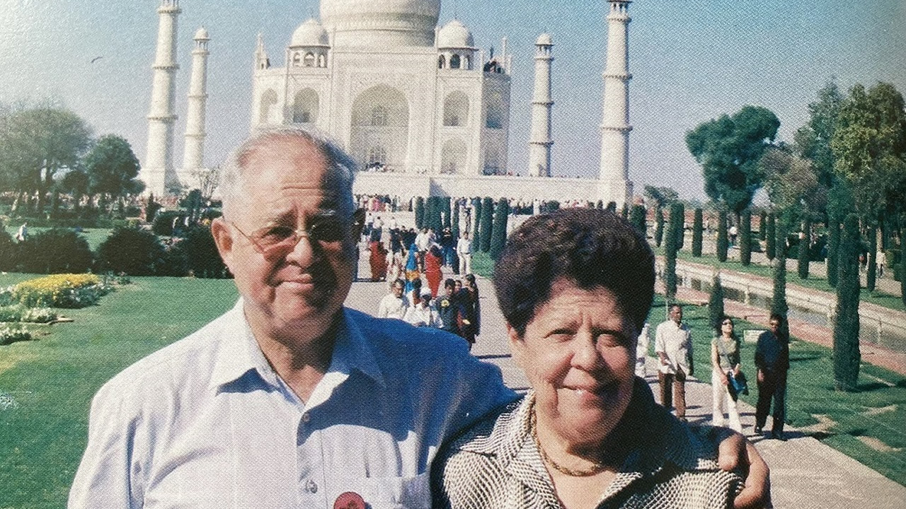 Pierre et Monique Dinan ont partagé de nombreux souvenirs heureux, dont des voyages en famille.