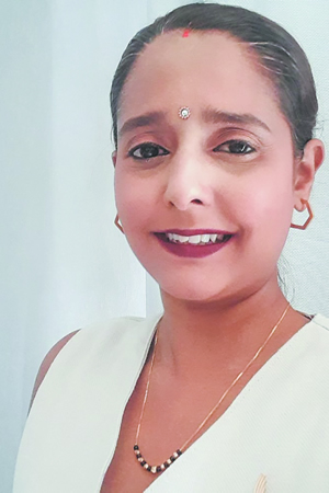 Prisheela Mottee, de Raise Brave Girls, dénonce le « monstre de la séniorité » dans la fonction publique.