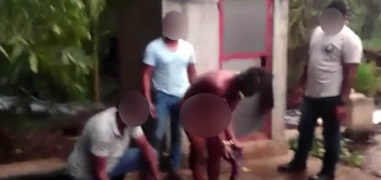Une autre vidéo rendue publique, durant la même période, montrant un homme nu forcé a exécuter les ordres des policiers.