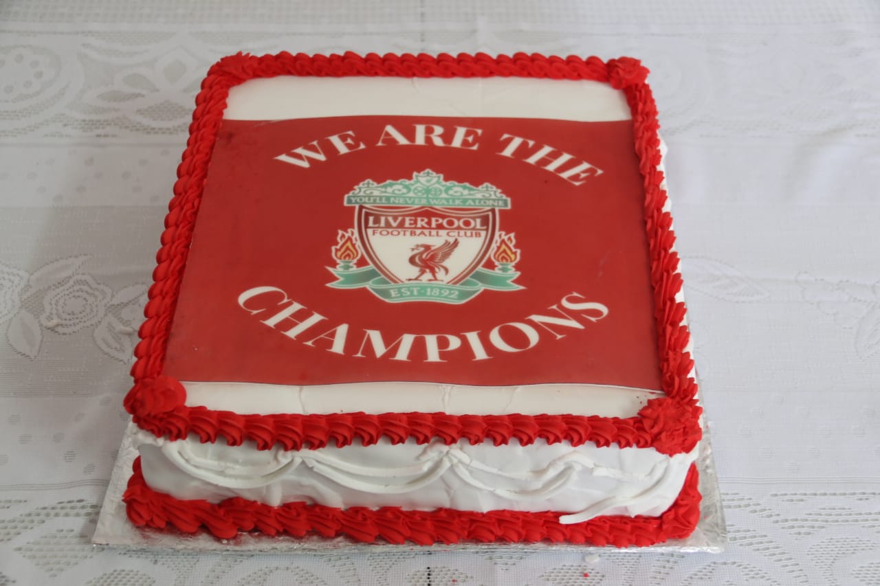 En Images Liverpool Celebre En Pompe A Moka Defimedia