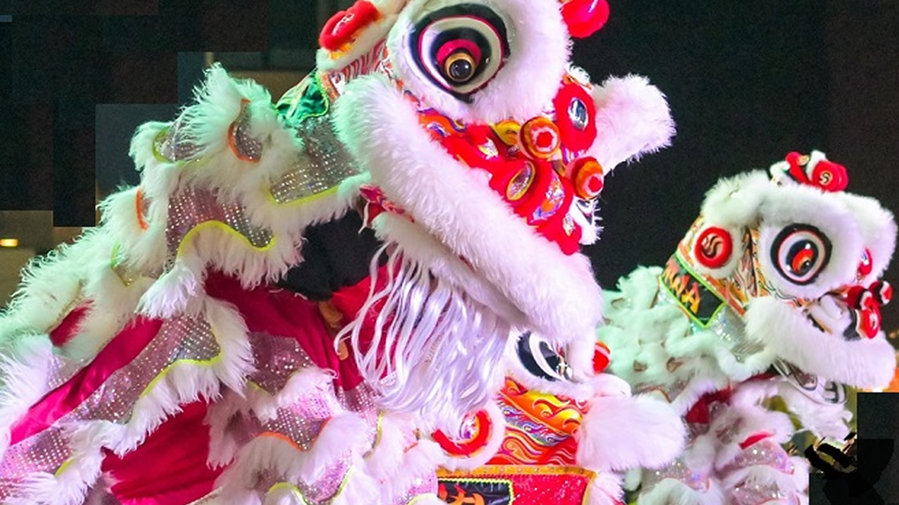 Un tableau célébrera la communauté chinoise avec une prestation d’enfants accompagnés  du loup et du  dragon chinois.