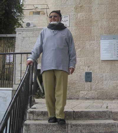Ce collaborateur du journal Star, lors d’une visite  en Palestine.