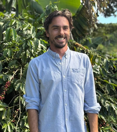 Thomas Lehroux, barista et torréfacteur, partage sa passion et son savoir-faire autour du café.