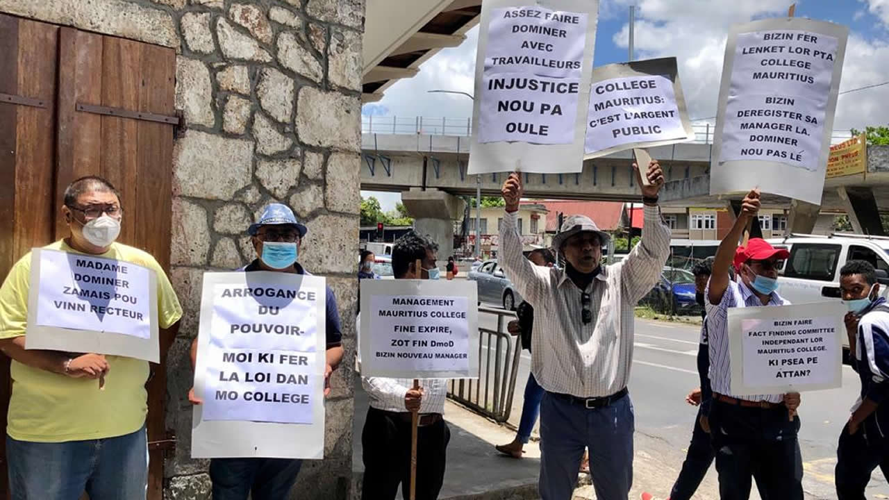 Plusieurs membres de l'Union of Private Secondary Education Employees (UPSEE) ont fait une manifestation pacifique devant l’établissement