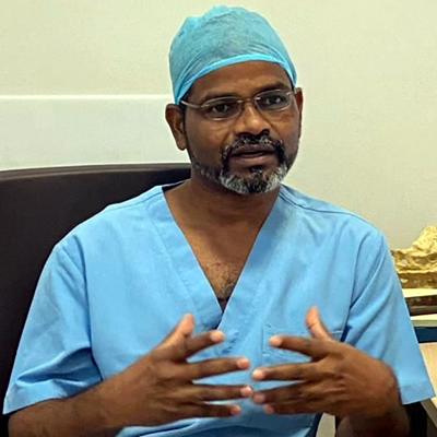 C’est le Dr Sammandam Karunagaram, un chirurgien indien exerçant à Maurice depuis 2010, qui a pratiqué l’intervention.
