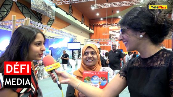 Salon du Prêt-à-Partir 2019 : des visiteuses heureuses au micro de Caroline