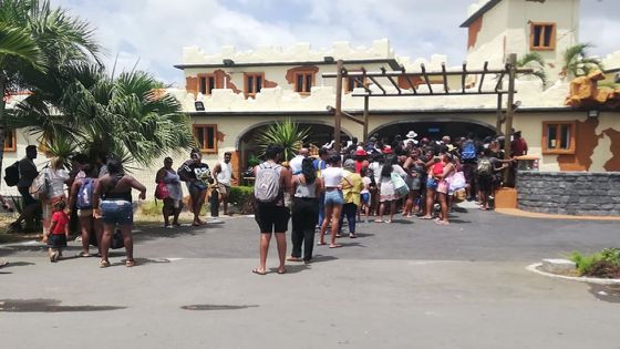 «Indisponibilité» des billets d’entrée : le Splash N Fun Leisure Park pris d’assaut par une foule hostile