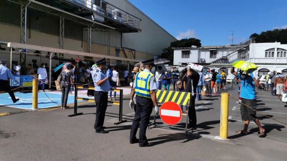 Réouverture des supermarchés : présence accrue des policiers 