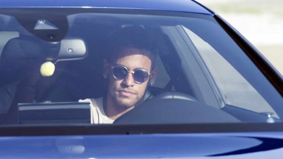 Neymar annonce son départ du Barça à ses coéquipiers