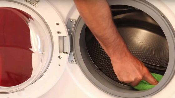 Comment éliminer les mauvaises odeurs de la machine à laver ?