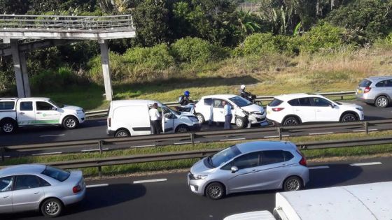 Wooton : un carambolage impliquant 3 véhicules provoque un embouteillage monstre