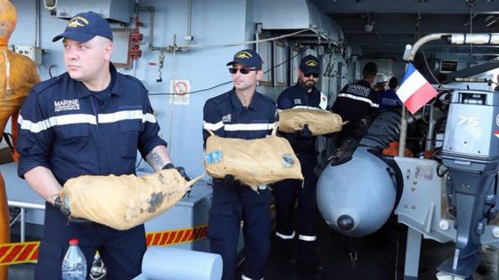 Lutte antidrogue dans l’océan Indien : la marine française saisit 7,5 tonnes de drogue