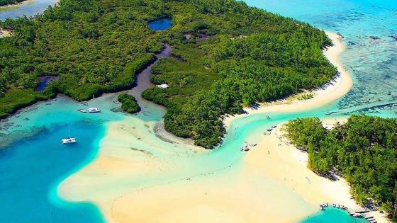 Îles et îlots : ces petits bouts de paradis qui nous entourent