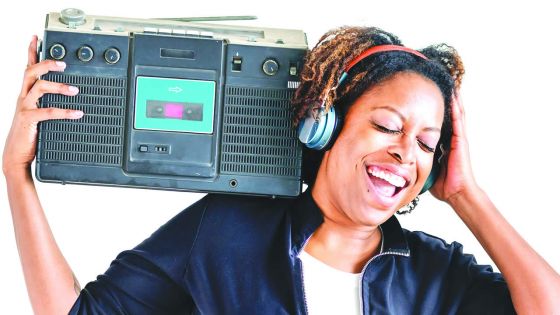 Étude sur les médias : les Mauriciens plus nombreux à écouter la radio à la maison