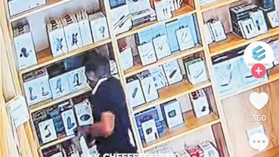 Dans un magasin à Port-Louis : un homme déjoue les mesures de sécurité et vole une smartwatch