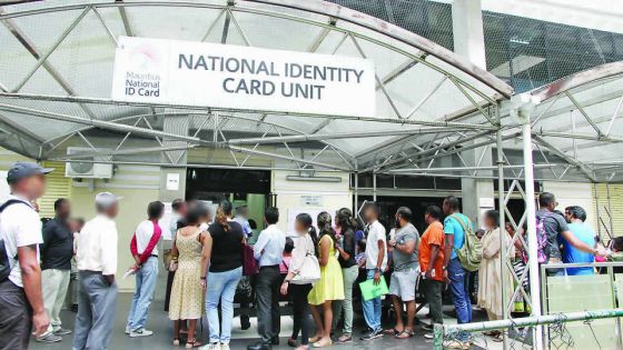 Carte d’identité biométrique : des demandeurs priés de retourner à la mi-juin