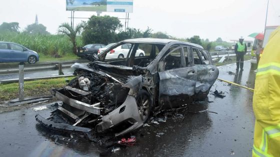 Mercedes en flammes sur l’autoroute du Sud : l’inaction de certains automobilistes décriée sur la Toile