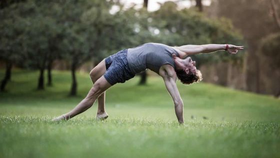 Au Domaine de Labourdonnais : le yoga selon Steve Roberts