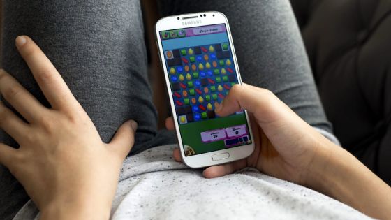 Jeux vidéo : quand les adultes sont accrocs aux jeux sur mobiles