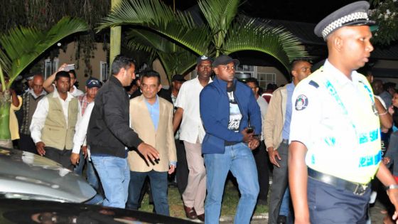 Tensions à Barkly : des ministres évacués sous forte escorte policière