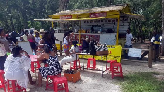 Mont Choisy  - Les commerçants de la plage crient au «favoritisme»