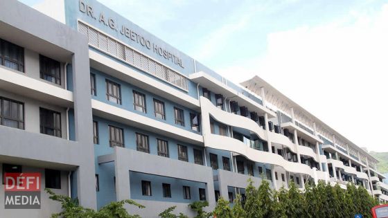 Un homme à l'hôpital Jeetoo testé positif : inquiétude parmi les autres patients admis dans la même salle