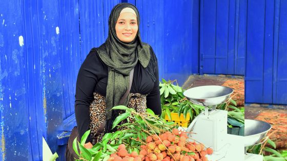 Meena, marchande de litchis : il faut avoir de l’art pour travailler en public