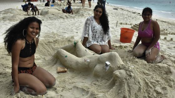 Étudiants des beaux arts au MGI : Que de sable !