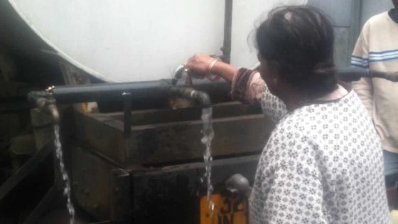 Distribution par camions-citernes : pénurie d’eau persistante à Trèfles
